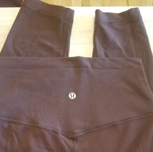 SOLD Lululemon aligns